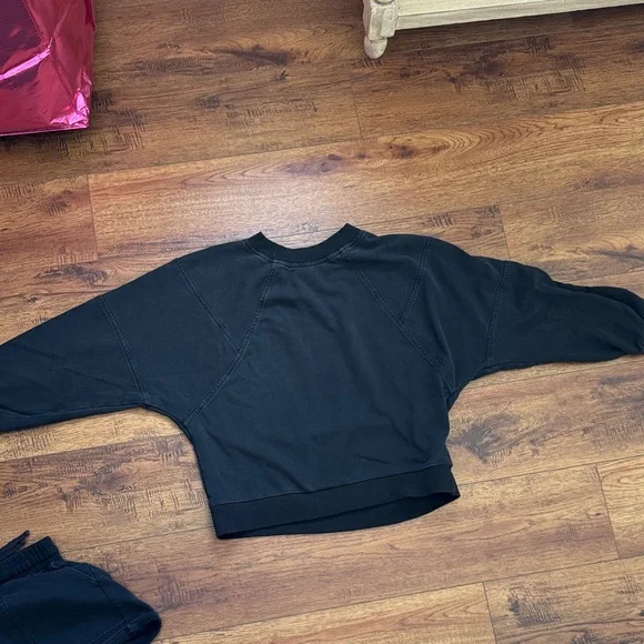 Black Long Sleeve short lounge set - Picture 4 of 10